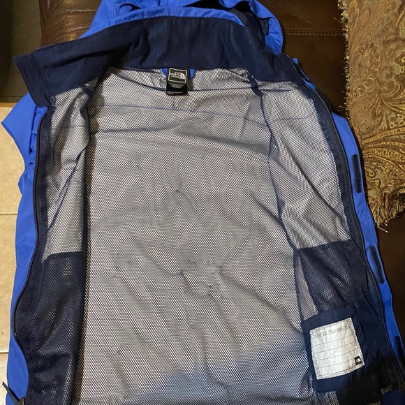 The North Face HyVent Boys Blue jacket size 10/12 - Picture 4 of 6